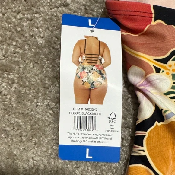 Hurley bathing suit - Picture 6 of 6